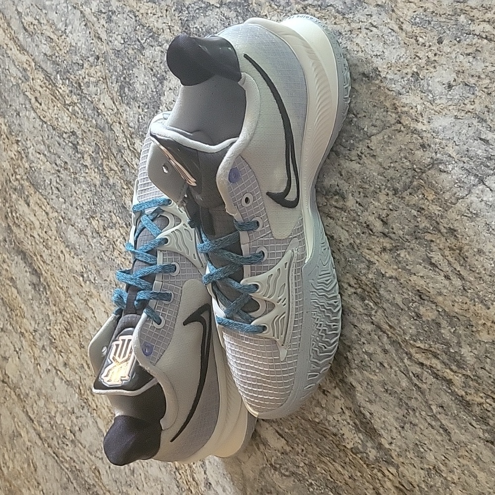 Nike kyrie low 4 grey fog sapphire